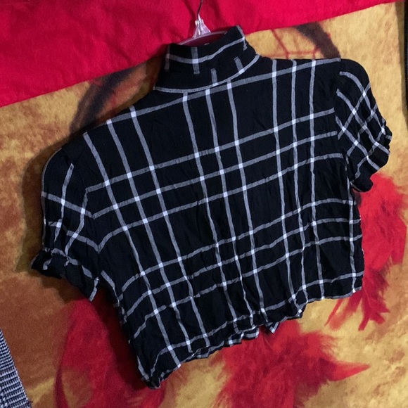 LOTTIE MOSS-girl’s black/white plaid shirt sleeved crop flannel button-up shirt - Picture 8 of 9